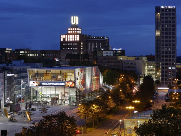 Deutsches Fußballmuseum bei Nacht