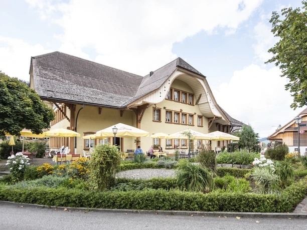 La belle terrasse de l'auberge zum Kreuz invite à la détente