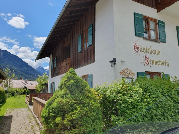 Herzlich willkommen im Gästehaus Jennewein!