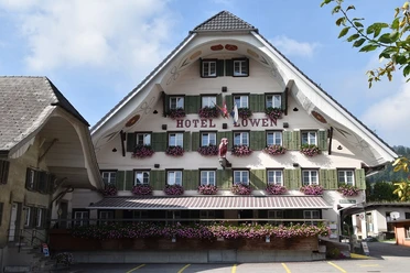 L'hôtel Löwen dans le style typique d'une auberge de campagne