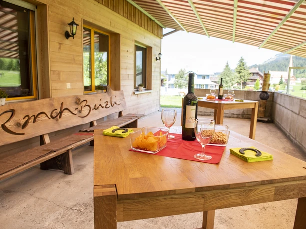 Auch die Terrasse lädt zum Verweilen ein