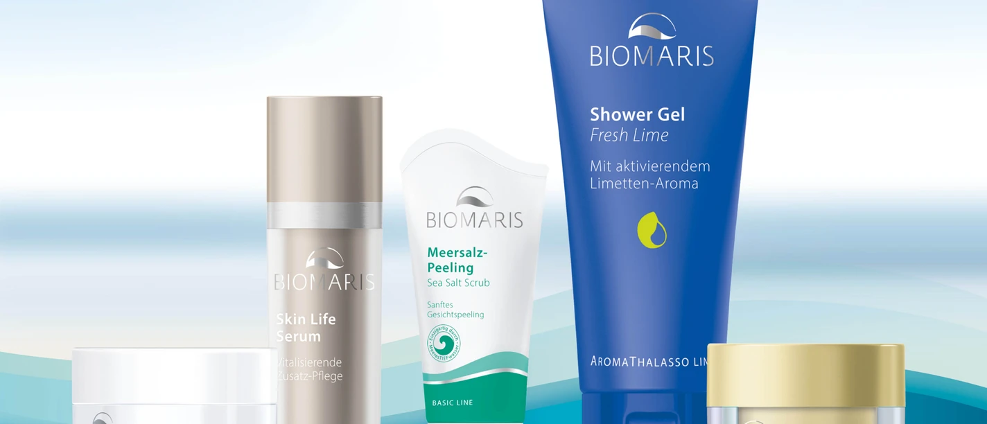 Biomaris "Gesundheit & Schönheit aus dem Meer“ Zu sehen ist ein Werbebild mit verschiedenen Produkten aus der Biomaris Produktpalette.