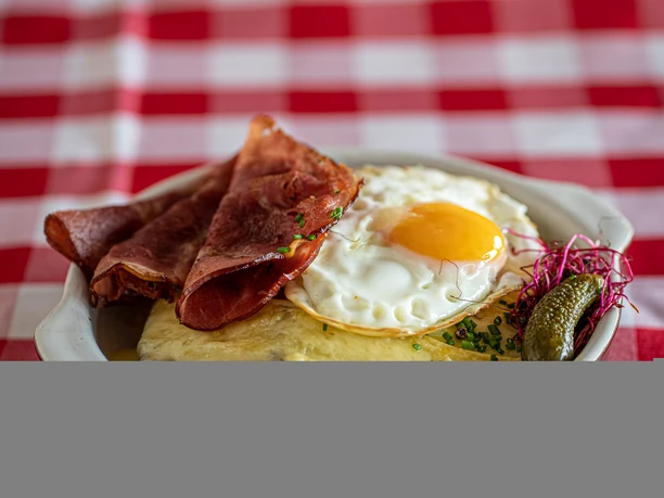 Bahnhöfli Käseschnitte schinken ei.JPG