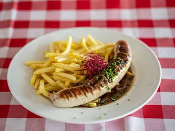 Bahnhöfli Bratwurst zwiebelsauce, pommes.JPG