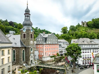 Altstadt Monschau mit Rotem Haus