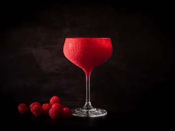 Little Link Berrita.jpg Little Link Berrita Cocktail im GlasLittle Link Berrita cocktail in a glass