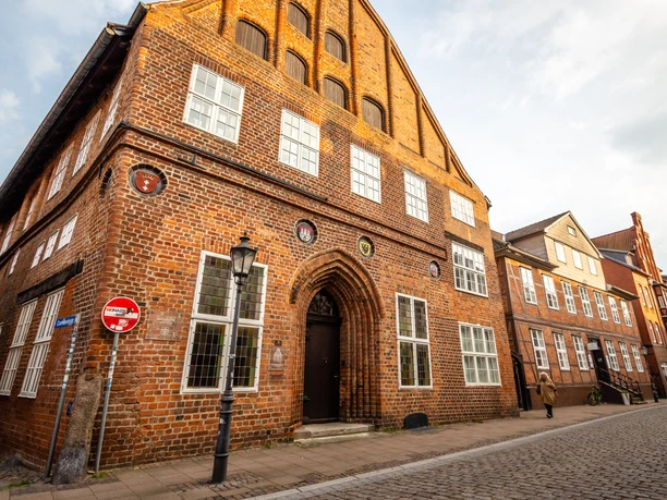 Das Brömse Haus ist eines der ältestes Häuser Lüneburgs Eines der ältesten Häuser Lüneburgs ist das Brömse Haus in der Altstadt