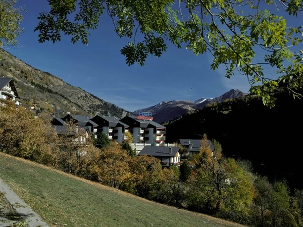 Hotel im Herbst