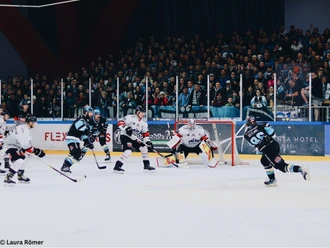 Icefighters-Leipzig-Eishockey-Spiel-Sport-Kohlrabizirkus-Laura-Römer-leipzig-travel.png