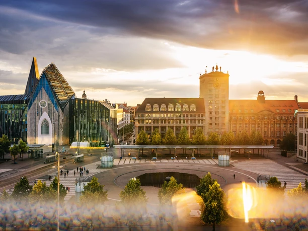 Augustusplatz with University of Leipzig and Krochhochhaus | Leipzig Convention Bureau Augustusplatz with University of Leipzig and Krochhochhaus - presented by Leipzig Convention Bureau