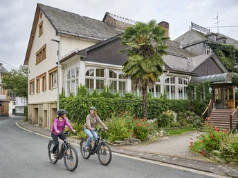 Das Kurhaus Ochs in Schmitten bietet eBike Verleih