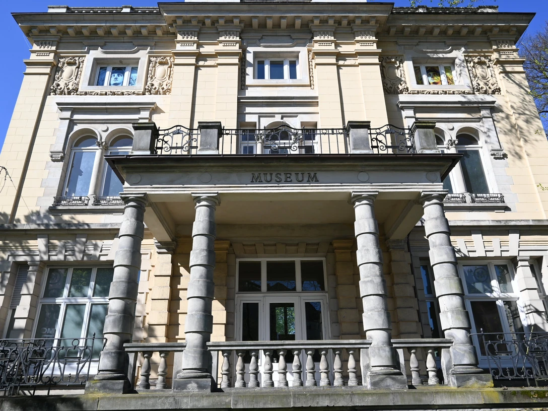 Die Villa_ im Museumsquartier MQ4 Osnabrück Die Villa_ im Museumsquartier MQ4 OsnabrückThe Villa_ in the Museumsquartier MQ4 OsnabrückDe Villa_ in het Museumsquartier MQ4 Osnabrück