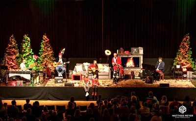 Kinderkonzert weihnachtliche Bühne