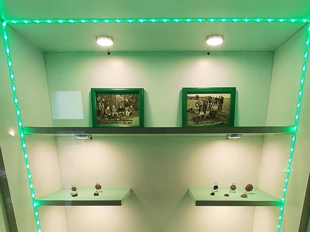 Beleuchtete Vitrine