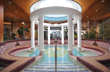 Ith Sole Therme Kaskade.jpg