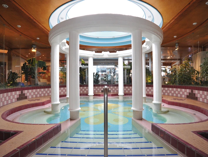 Ith Sole Therme Kaskade.jpg