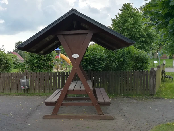 Rastplatz Kirchenstraße Cadenberge OT Geversdorf