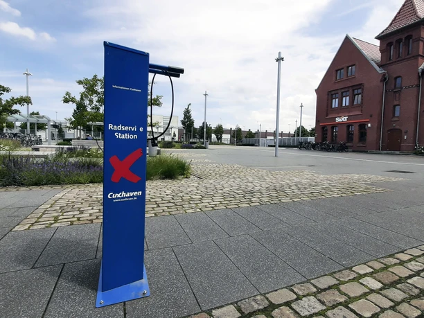 Radservice-Bahnhof-bearbeitet-1.jpg