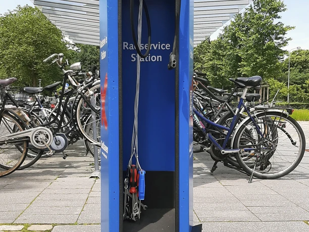 Radservice-Bahnhof-bearbeitet-2.jpg