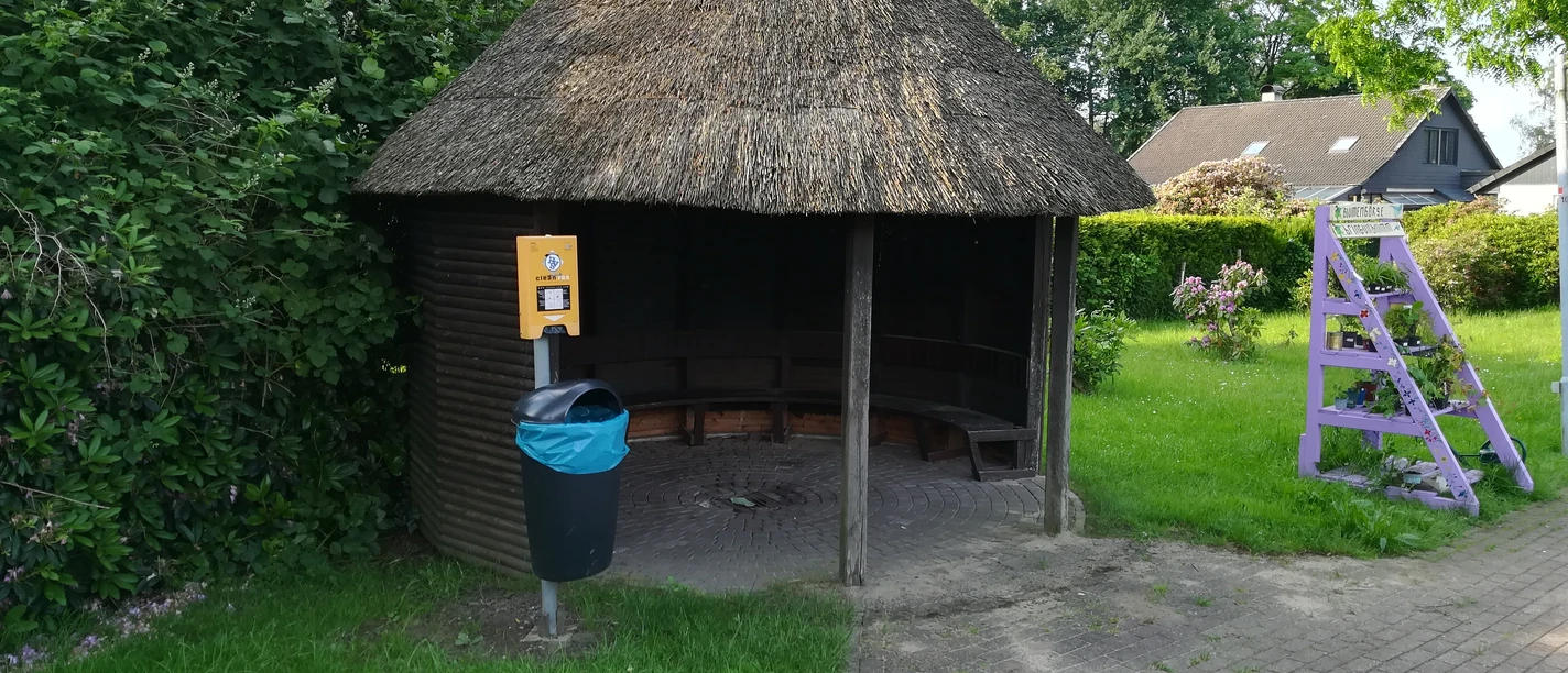 Rastplatz mit Schutzhütte Molkereistraße Wingst