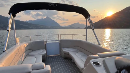 boat-tours-interlaken-thunersee-sonenuntergang-niesen.jpg