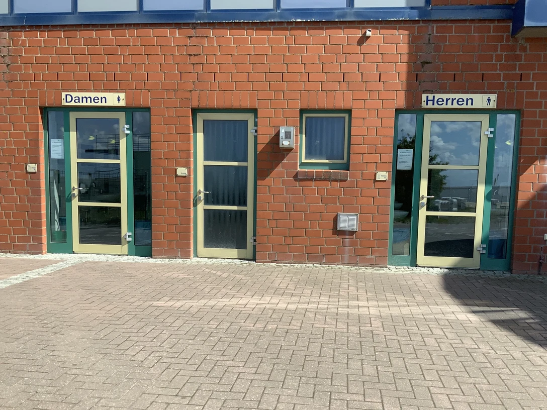 Öffentliche Toiletten im Haus des Gastes