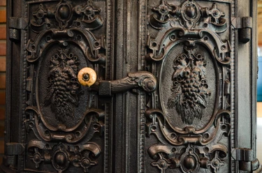 Detail eines Ofens aus der Holter Hütte in Schloß Holte-Stukenbrock
