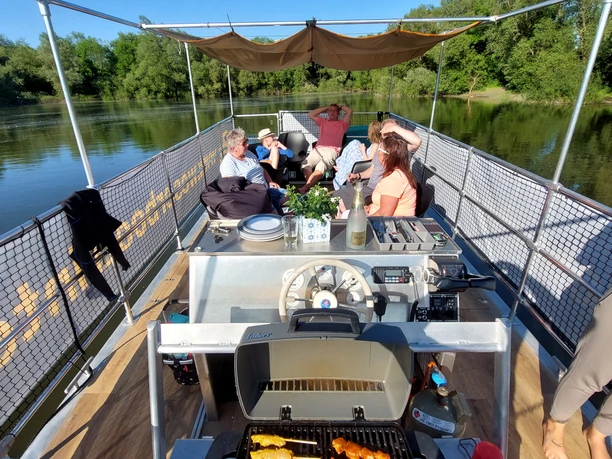 Weserboot mit Grill Weserboot mit Grill