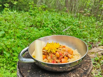 Déjeuner sur l'alpage de Flühschwand Mittagessen auf der Alp FlühschwandLunch on the Flühschwand AlpDéjeuner sur l'alpage de Flühschwand