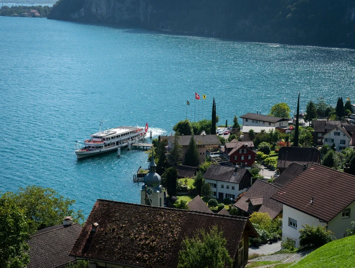 large_-Schiff Urnersee Bauen.jpg
