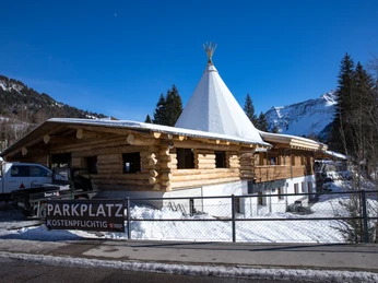 Tschudi Hui Sörenberg - Un tipi intégré dans la maison en rondins