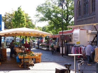 Wochenmarkt_in_Marne.jpg