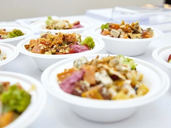 MINI-BOWLS-VERKOSTUNG-EMPFANG-STREETFOOD-VA.JPG Mini Bowls Verkostung zum EmpfangMini bowls tasting at the reception