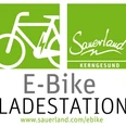 E-Bike Ladestation - Logo durch Sauerland Tourismus