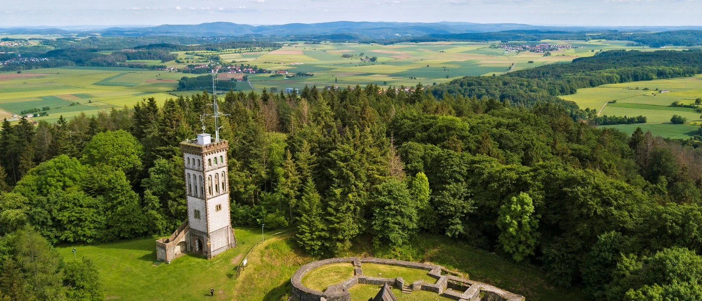 Der Eisenberg - Deutschlands reichste Goldlagerstätte mit Burgruine und Aussichtsturm