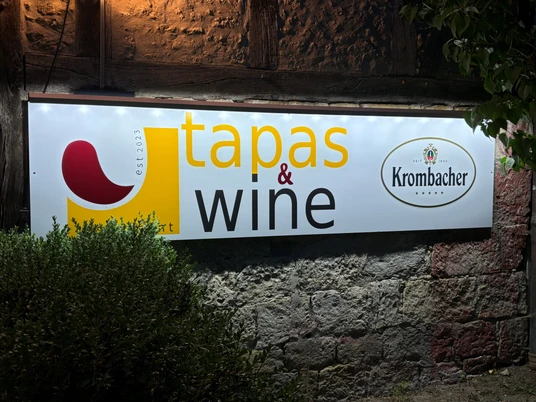 tapas & wine