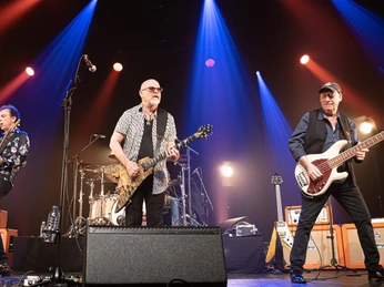 wishbone-Ash-c-goldrush productions.jpg