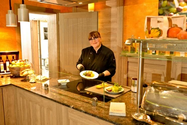 K chinKonditorin G belsHotelRodenberg klein