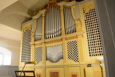 Jehmlich Orgel in der Katharinenkirche Naundorf