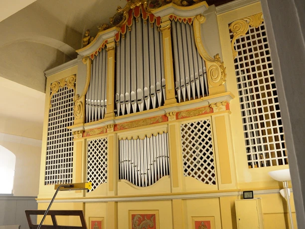 Jehmlich Orgel in der Katharinenkirche Naundorf
