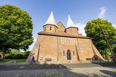 Dom zu Bardowick St. Peter und Paul Dom zu Bardowick St. Peter und Paul