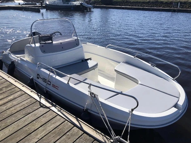 Motorboot Cuxboot.jpeg