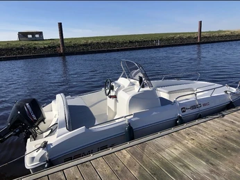 Motorboot Cuxboot.jpeg