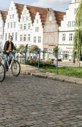 Radfahrende in Friedrichstadt