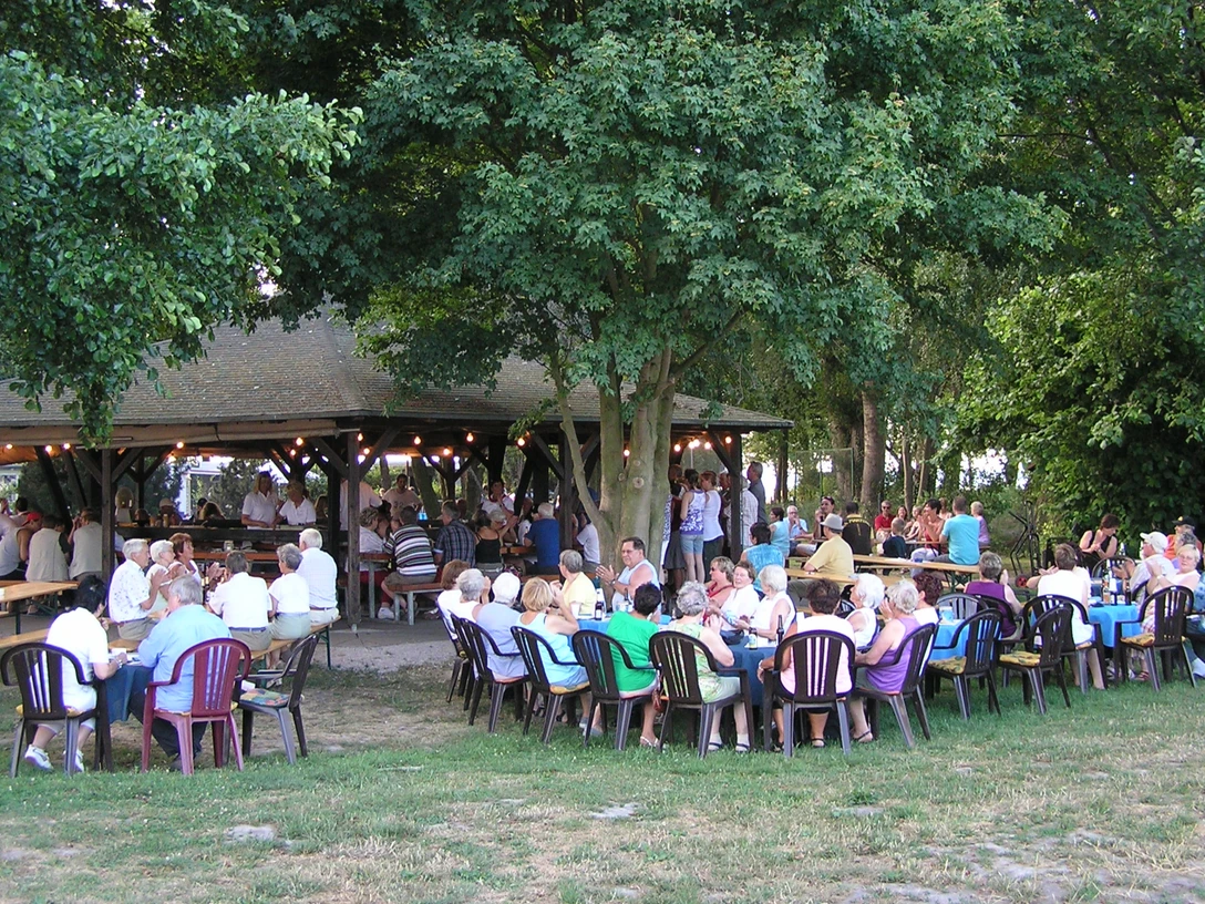 Grillhütte am Minigolfplatz in Steinhude Grillhütte am Minigolfplatz in Steinhude
