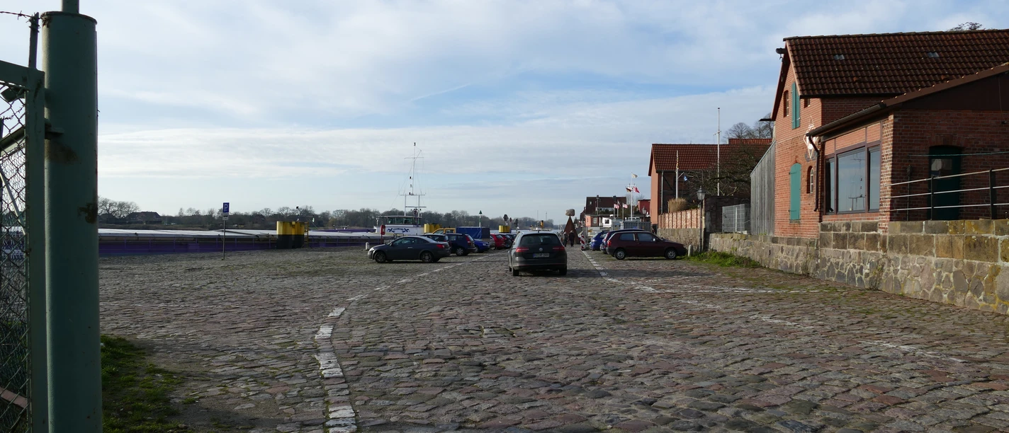 Lösch-und Ladeplatz Lauenburg/Elbe Lösch-und Ladeplatz