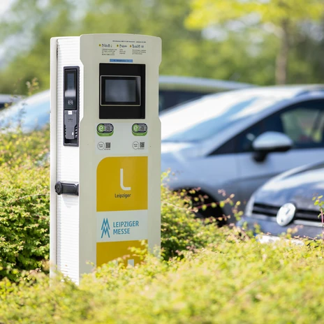 Ladesäulen für E-Fahrzeuge an der Leipziger Messe | Leipzig Convention Bureae Ladesäulen für E-Fahrzeuge an der Leipziger Messe - präsentiert vom Leipzig Convention Bureau