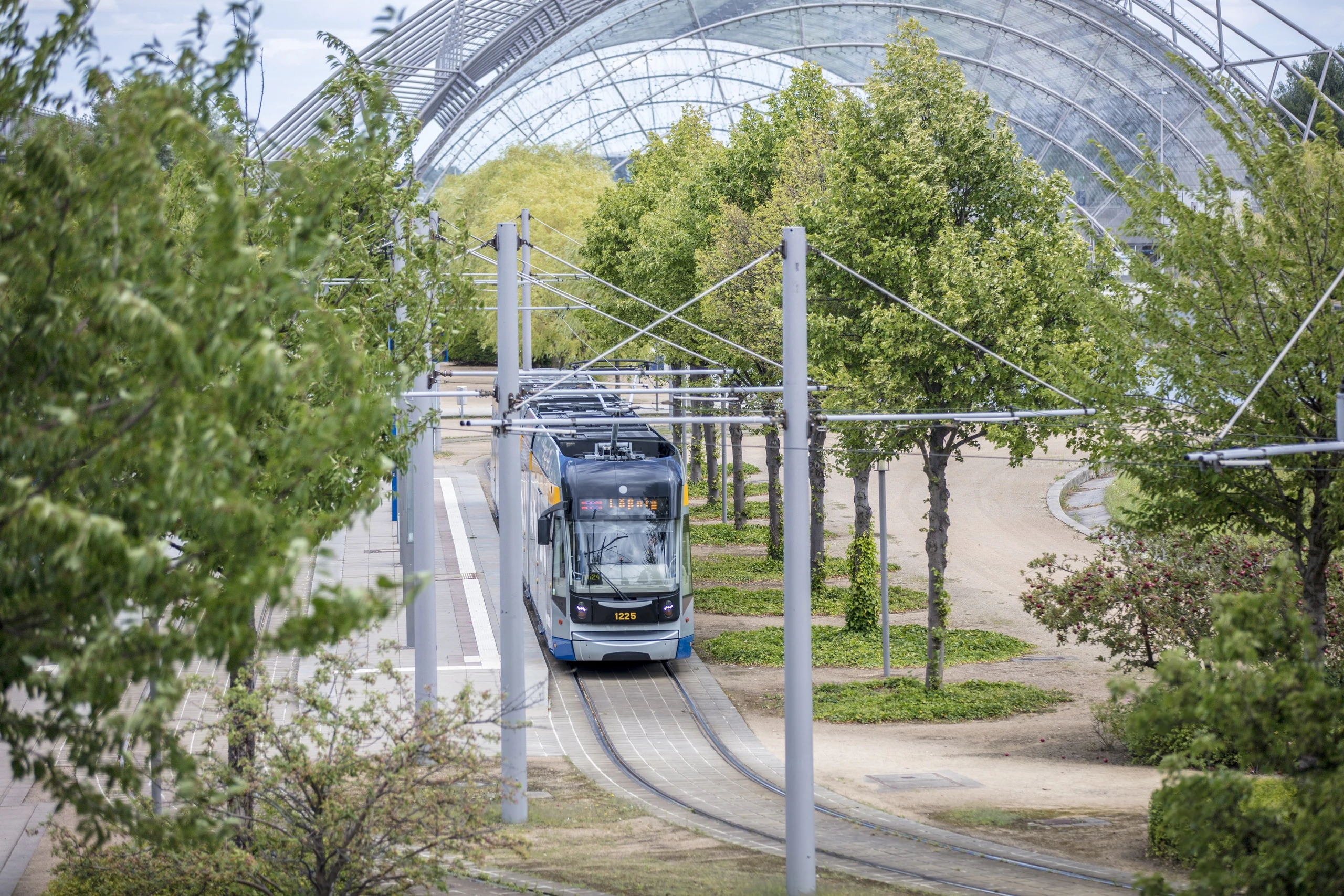 Sustainable mobility with public transport to the Leipzig exhibition Center for your meeting & conference in Leipzig
