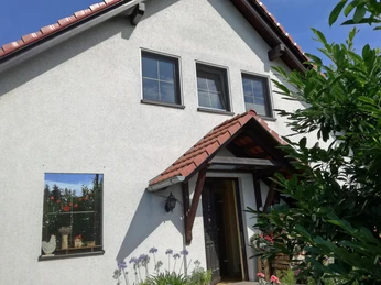 Die Ferienwohnung befindet sich im Dachgeschoss