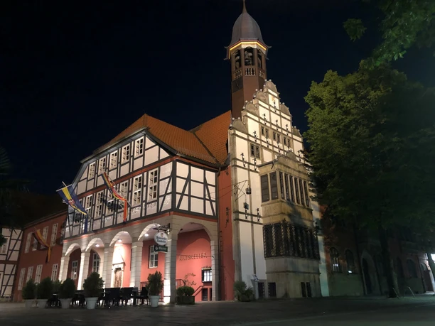 The town hall in Nienburg by night